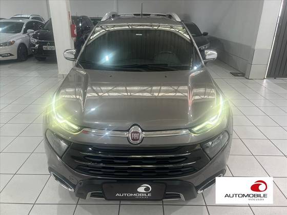 FIAT TORO 2.0 16V TURBO DIESEL RANCH 4WD AT9 FIAT TORO 2.0 16V TURBO DIESEL RANCH 4WD AT9